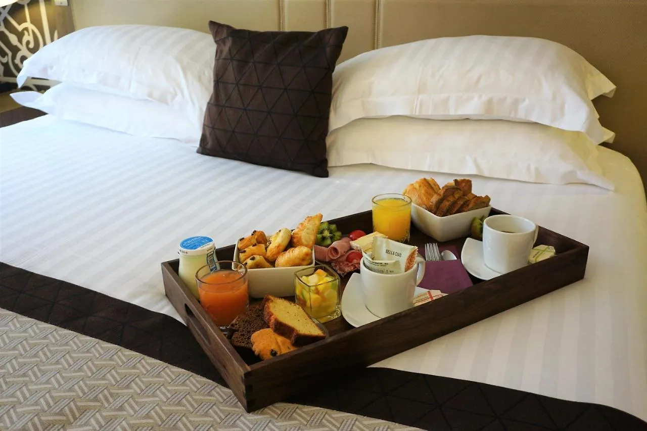פריז Hotel Phileas Lazare & Spa - Opera 4*,